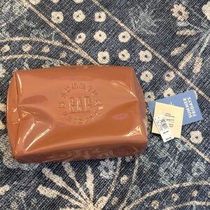 Gap x Summer Fridays Zip Makeup Pouch NWT